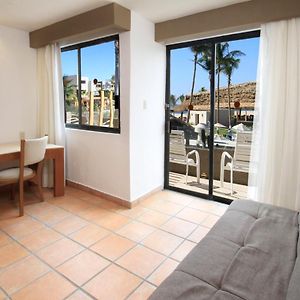 One-Bed Room Feature Non-Smoking